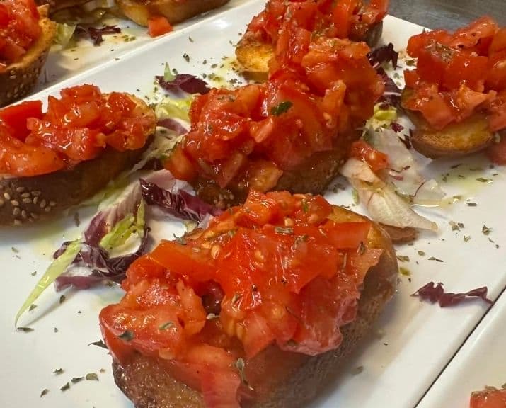 KLASSISCHE BRUSCHETTA