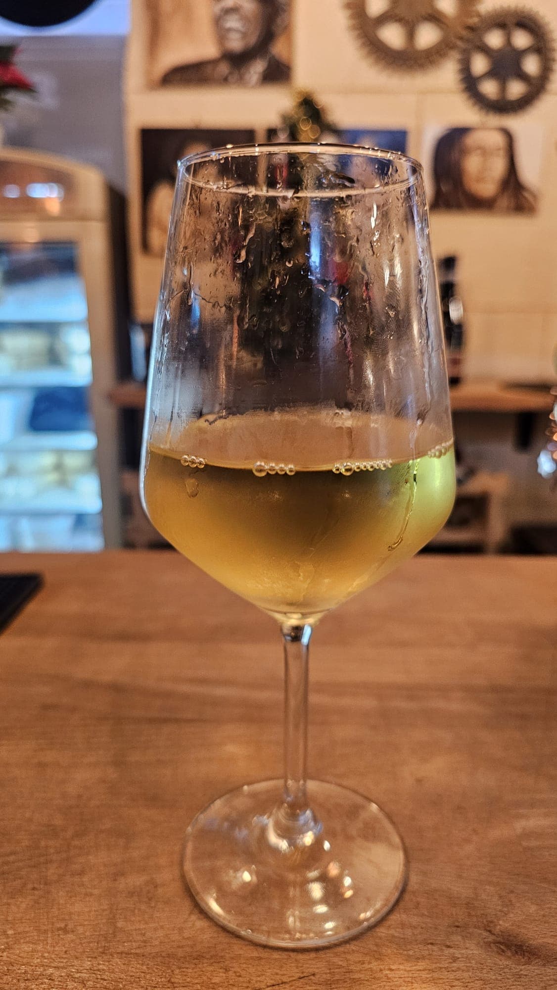 Calice di vino bianco